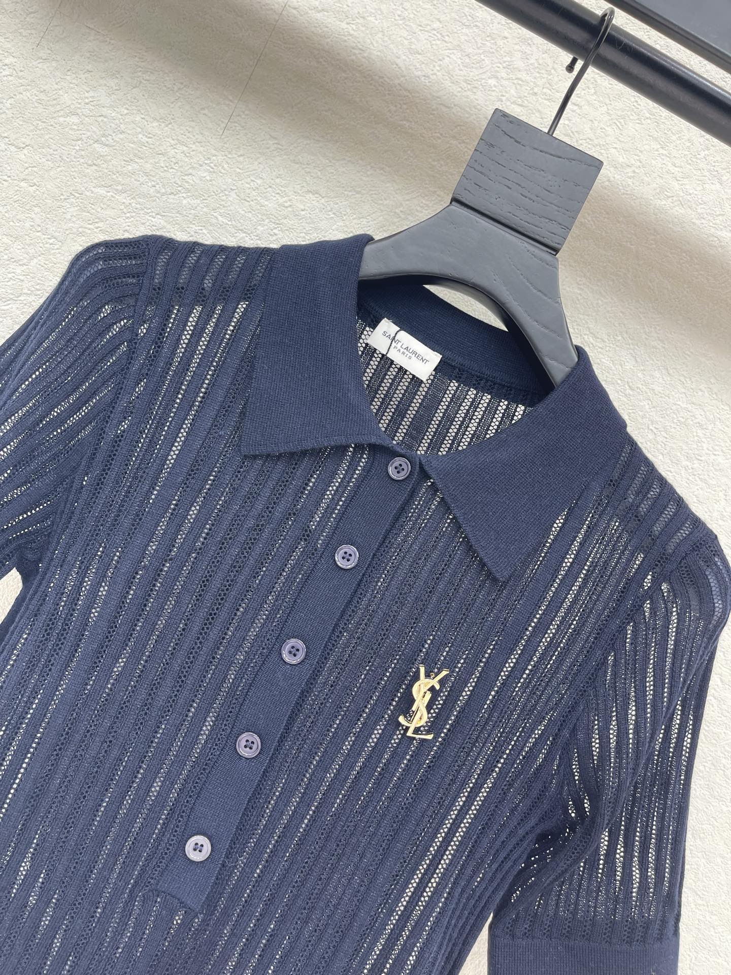 Women's short sleeves